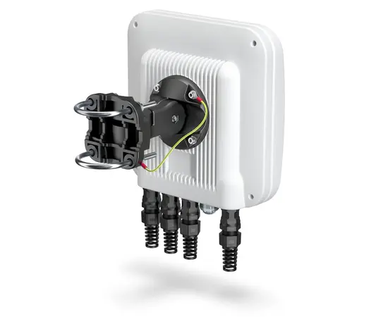 QuCam 240SM 3xPoE Gateway LTE Uteskap